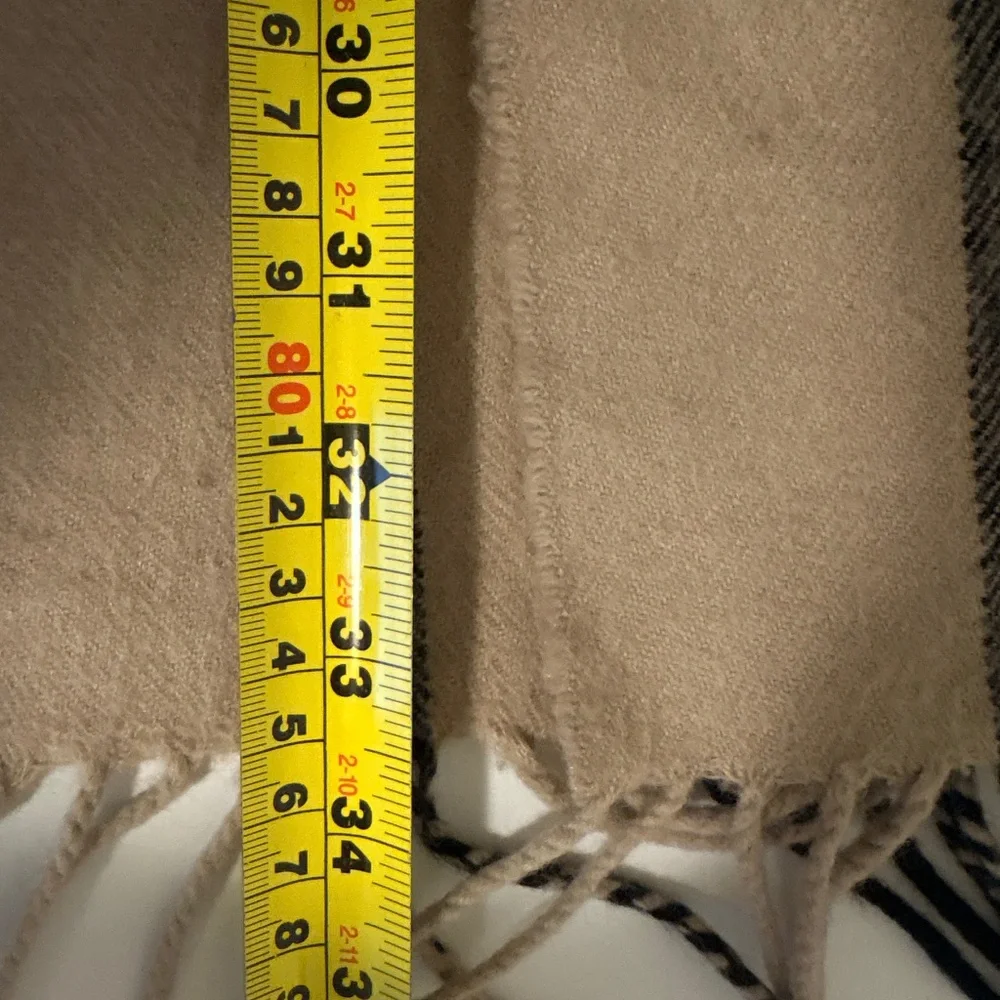 Plaid scarf 100% cashmere Made in Scotland EUC - Picture 4 of 5